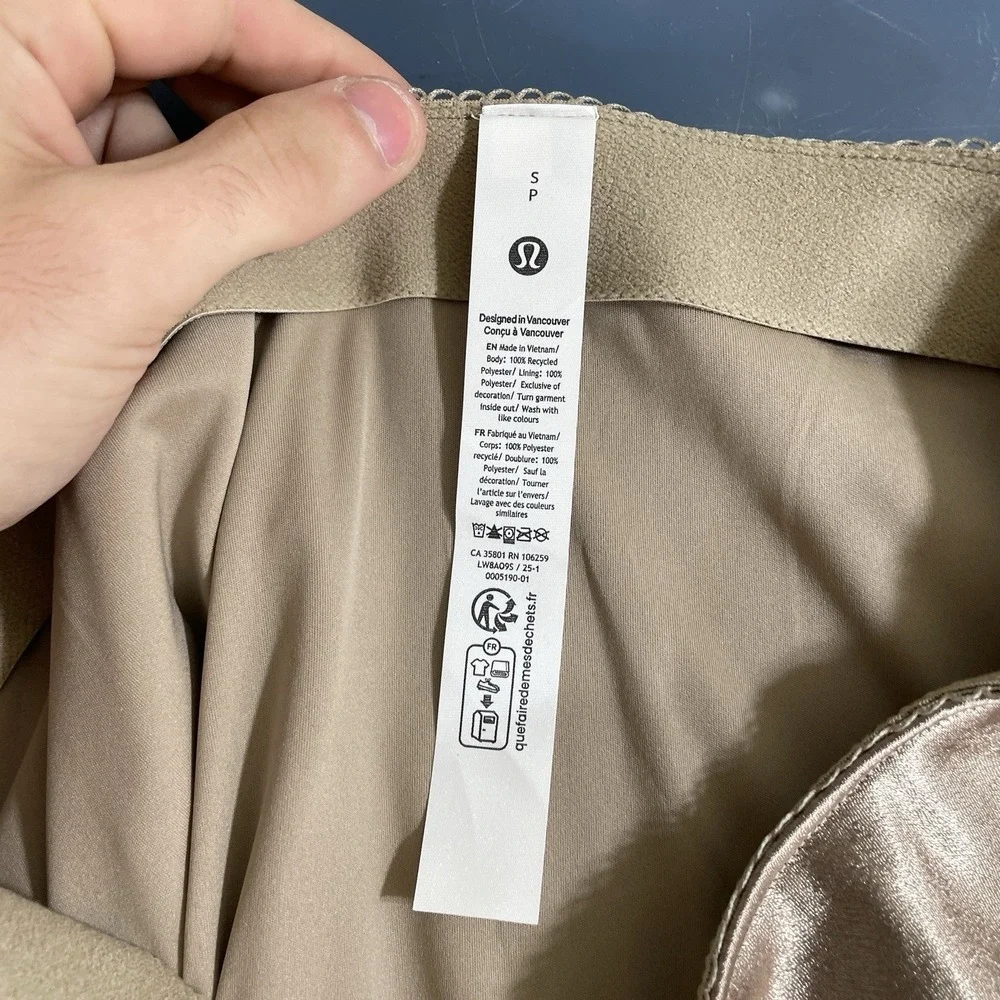 lululemon athletica tiny marks